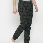 Men Olive Green & Black Slim Fit Printed Joggers